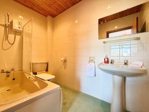 Photo 35- click for photo gallery